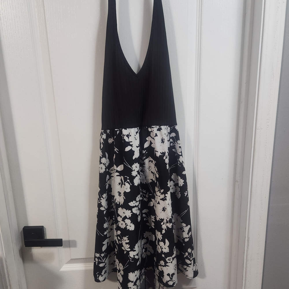 SHEIN Black and White Backless Floral Dress